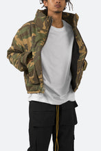 Load image into Gallery viewer, Cropped Puffer Jacket - Camo